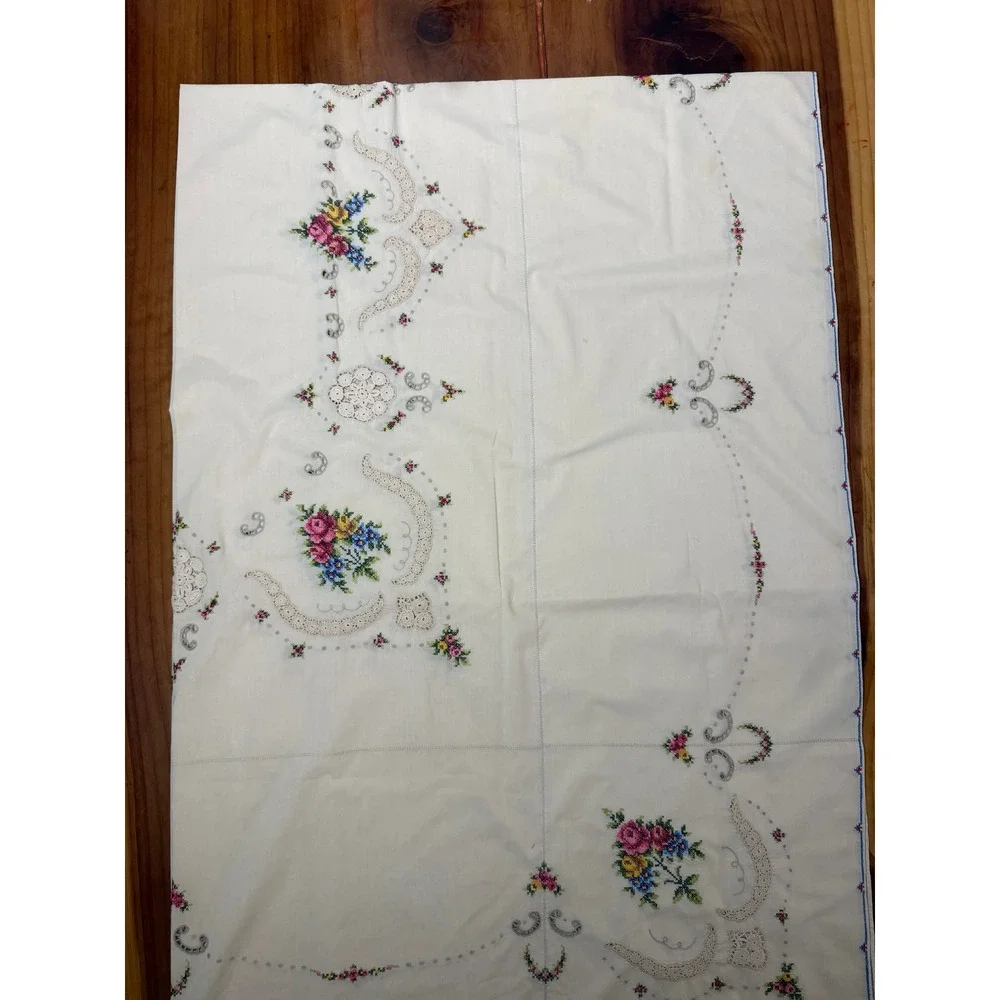 Vintage Hand Embroidered Cross Stitch Tablecloth Cotton Floral Crochet lace BB14